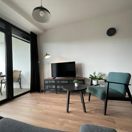 New Quiet With A Large Terrace And Private Parking Appartamento Slapanice