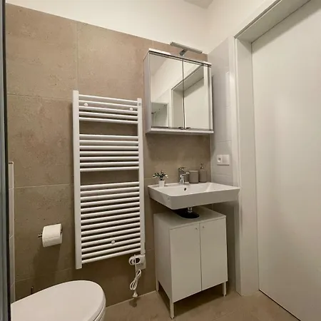 New Quiet With A Large Terrace And Private Parking Appartamento Slapanice