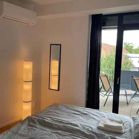 New Quiet With A Large Terrace And Private Parking *